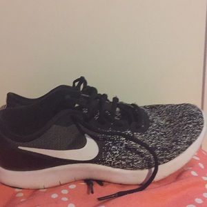 Nike flex contact athletic shoes